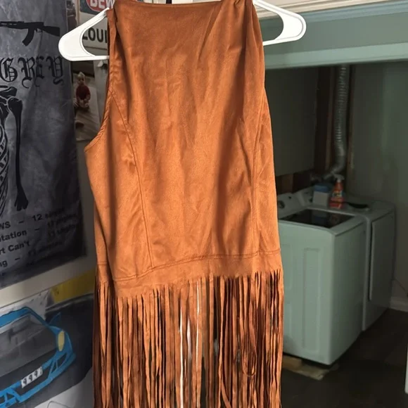 Fringed Tan Sleeveless Vest - Picture 2 of 2